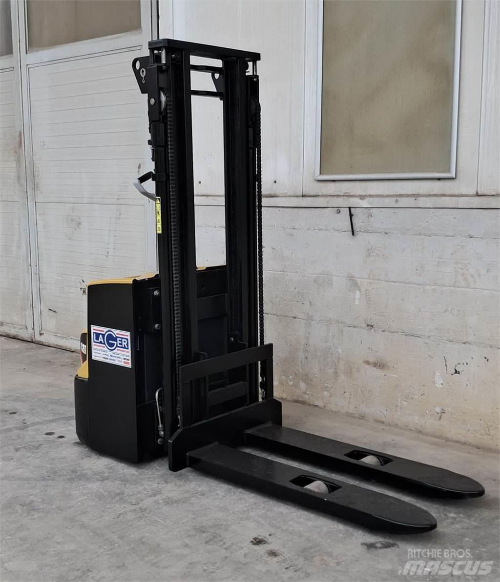 CAT NSP12N2 Transpalette accompagnant