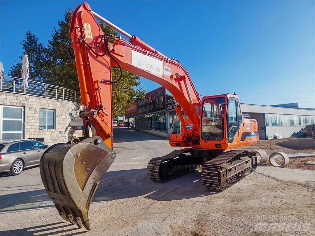 Doosan SOLAR 225NLC-V Pelle sur chenilles