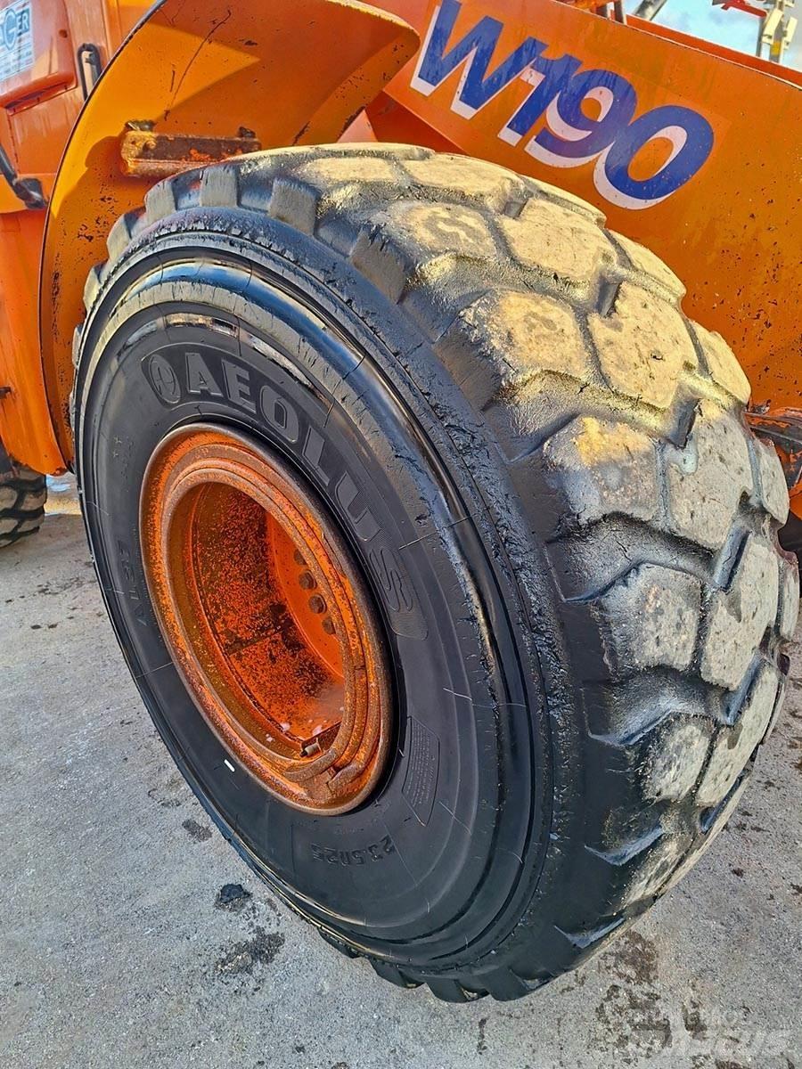 Fiat-Kobelco W190 Chargeuse sur pneus