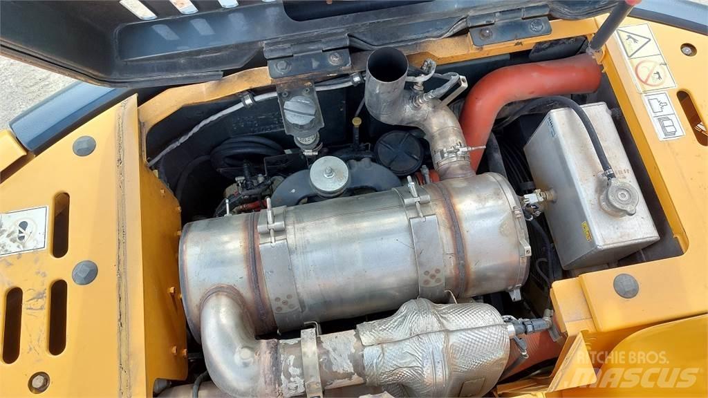 Hyundai HX145LCR Pelle sur chenilles