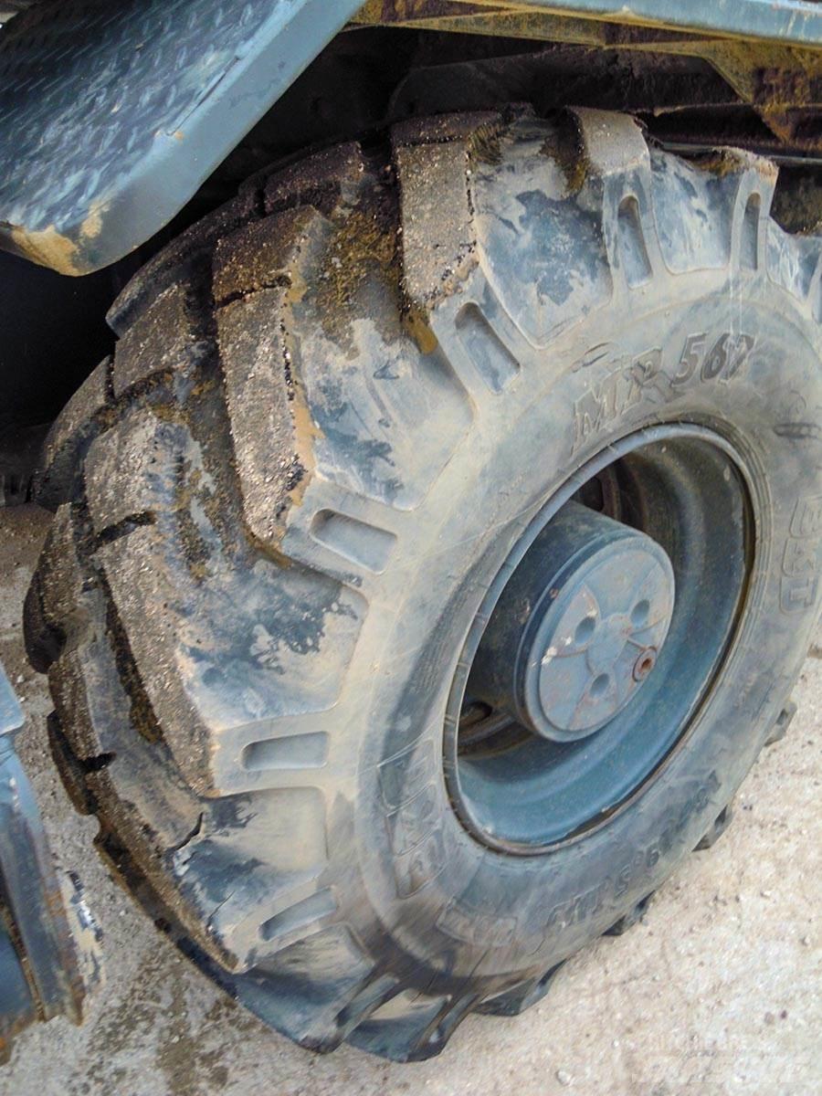 Hyundai R140W-9 Pelle sur pneus