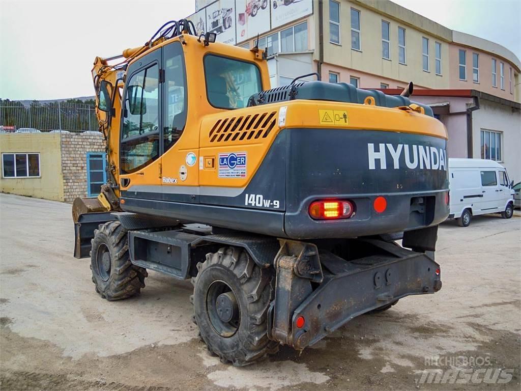 Hyundai R140W-9 Pelle sur pneus