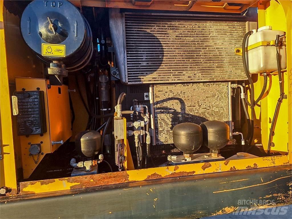 Hyundai R170W-7A Pelle sur pneus