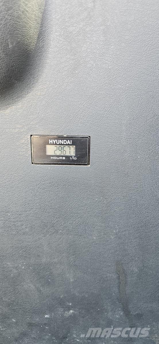 Hyundai R210NLC-9 Pelle sur chenilles