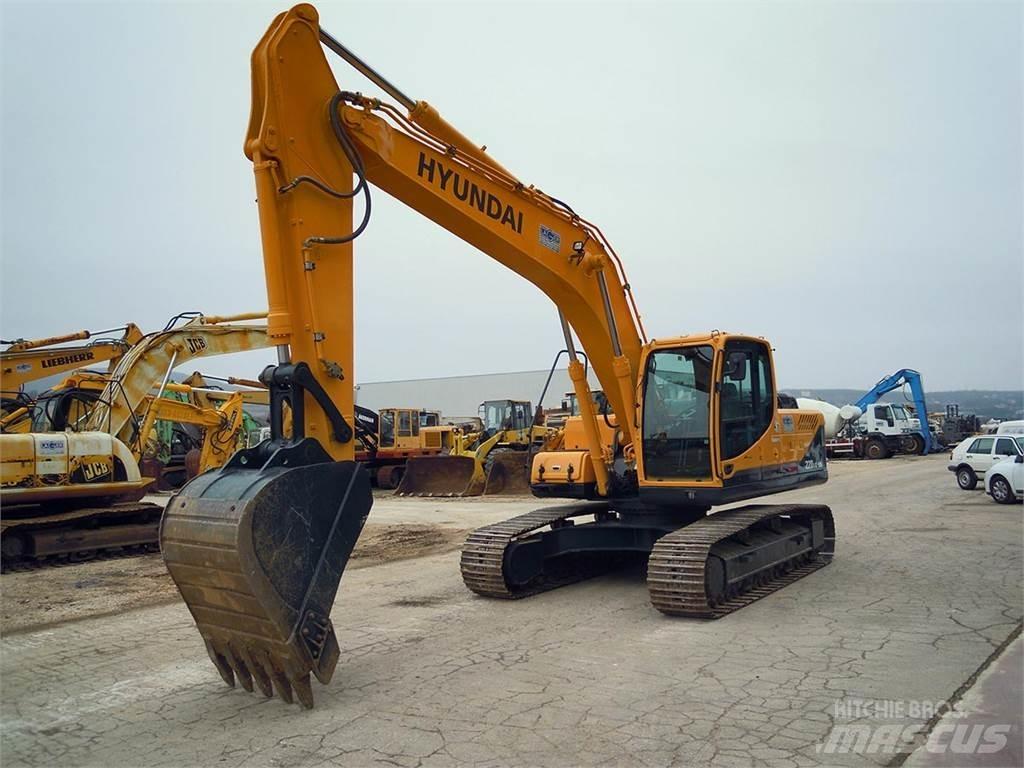 Hyundai R220LC-9S Pelle sur chenilles