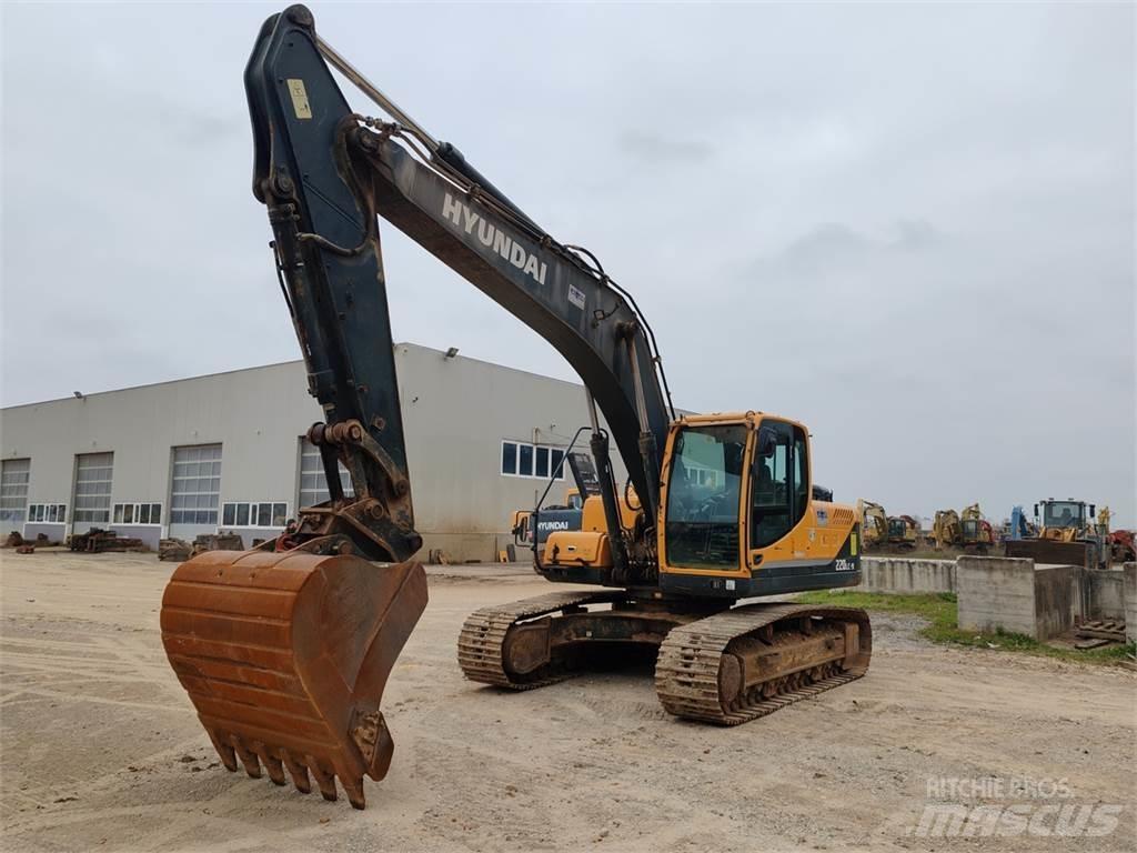 Hyundai R220LC-9S Pelle sur chenilles