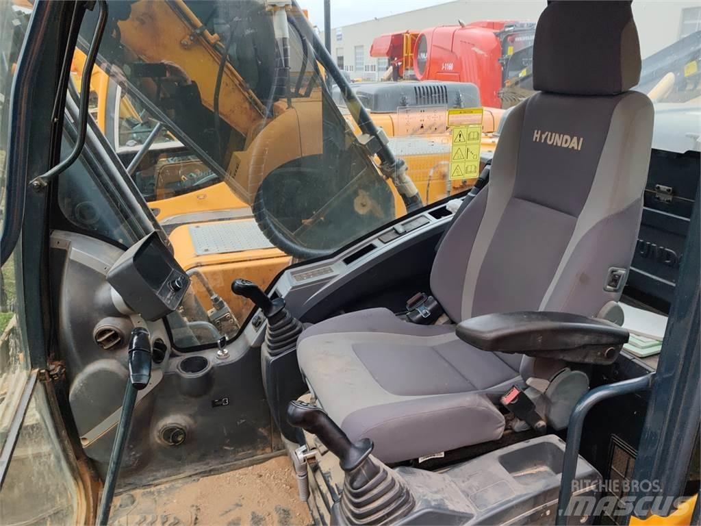 Hyundai R220LC-9S Pelle sur chenilles
