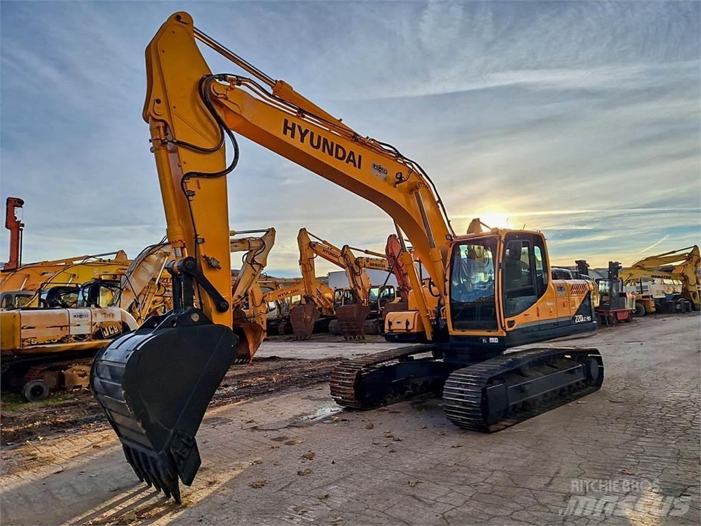 Hyundai R220LC-9S Pelle sur chenilles