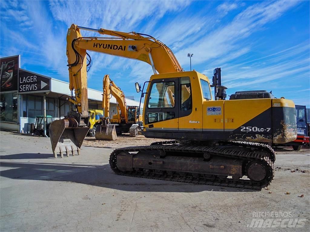 Hyundai R250LC-7 Pelle sur chenilles