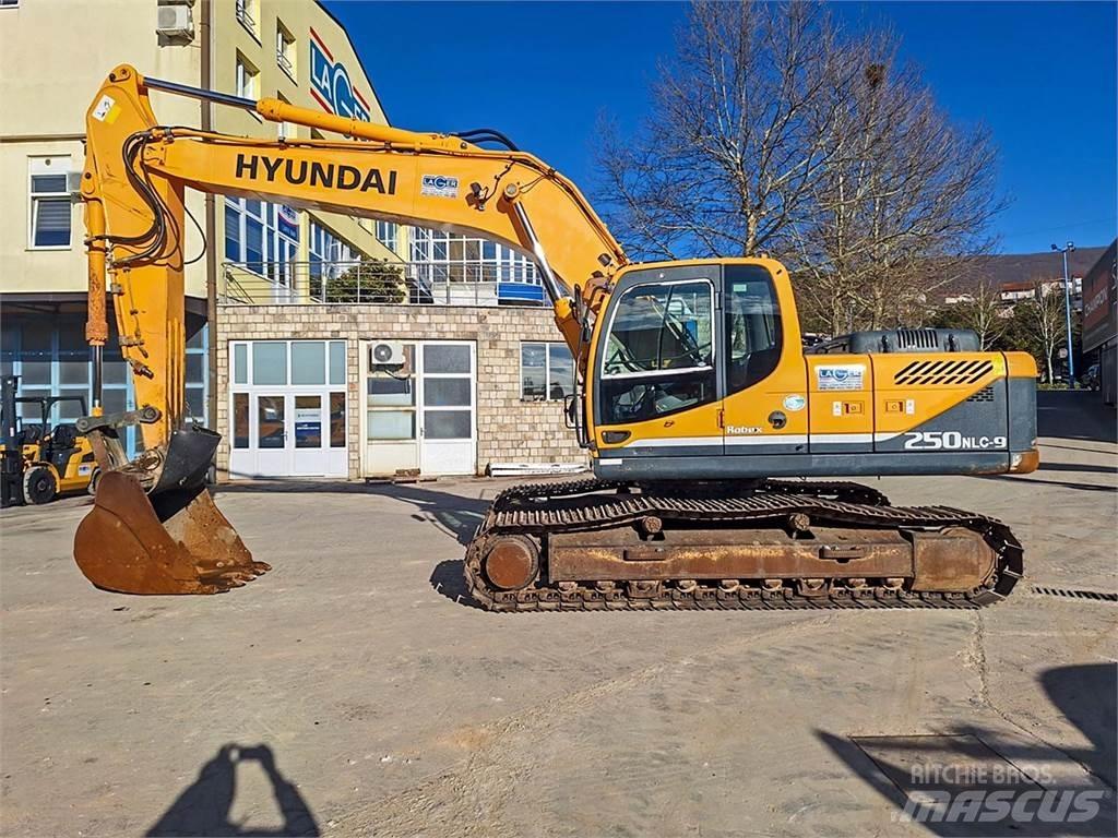 Hyundai R250NLC-9 Pelle sur chenilles