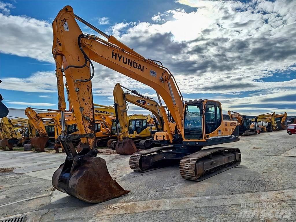 Hyundai R260LC-9A Pelle sur chenilles