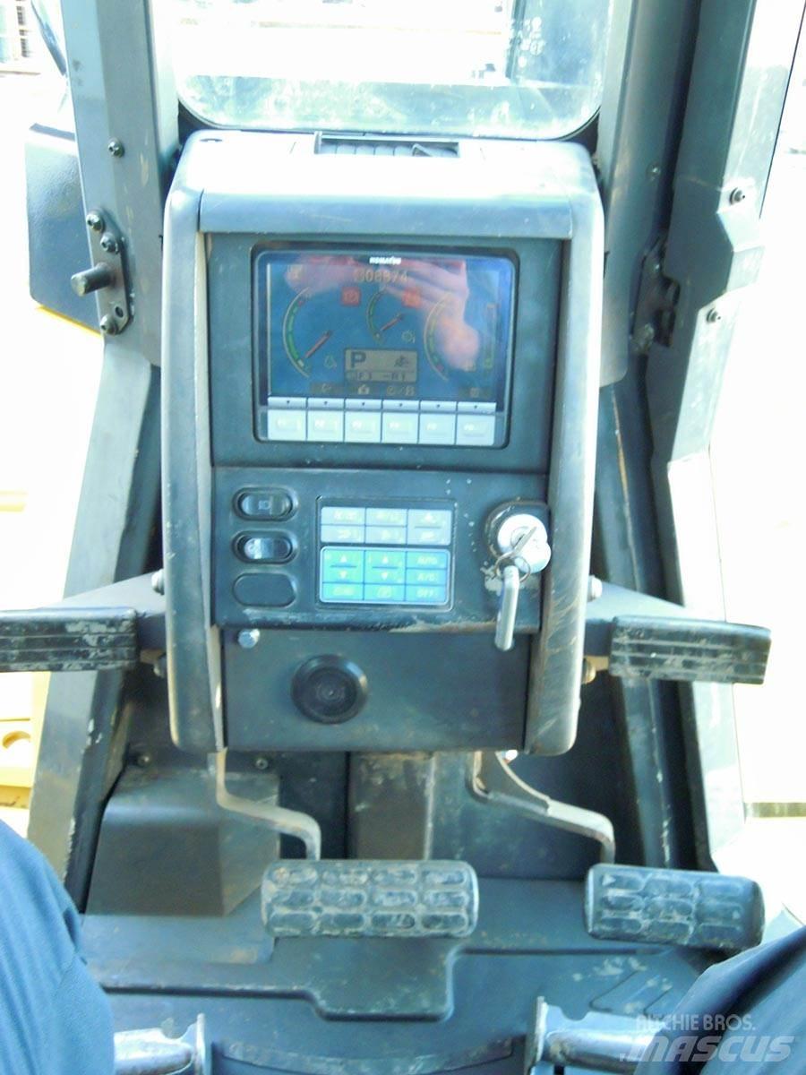 Komatsu D155AX-6 Bouteurs sur chenilles