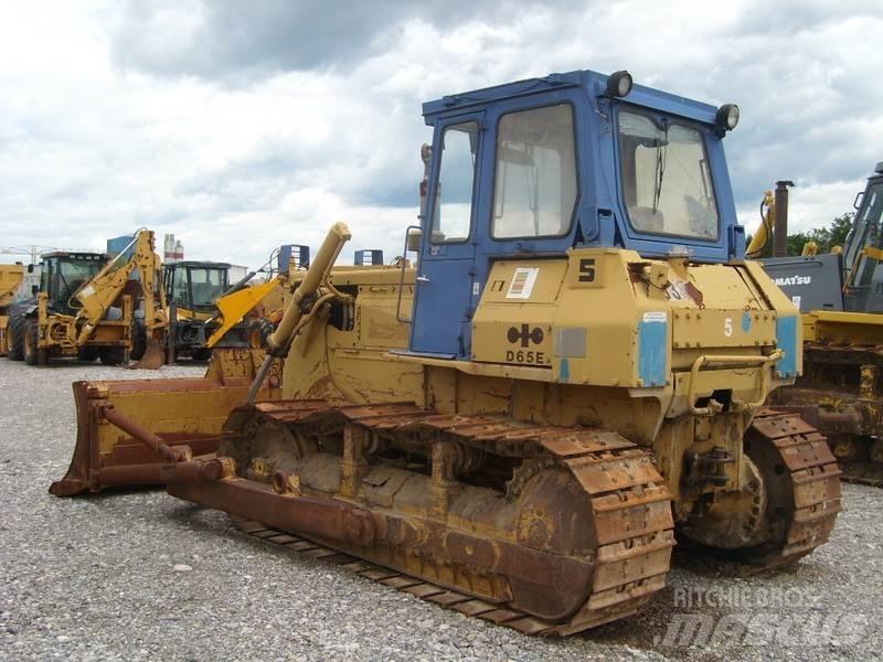 Komatsu D65E-8 Bouteurs sur chenilles