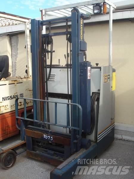 Komatsu FB15RS-8 Transpalette accompagnant