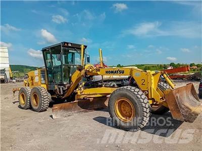 Komatsu GD655-3A Niveleuse