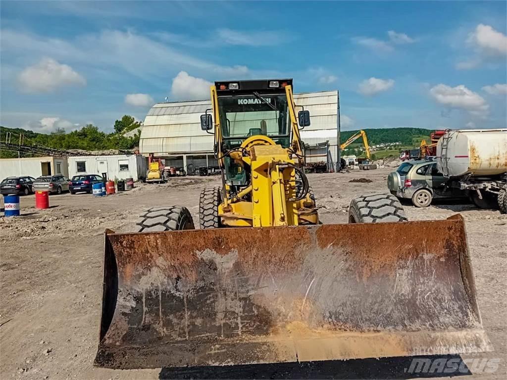 Komatsu GD655-3A Niveleuse