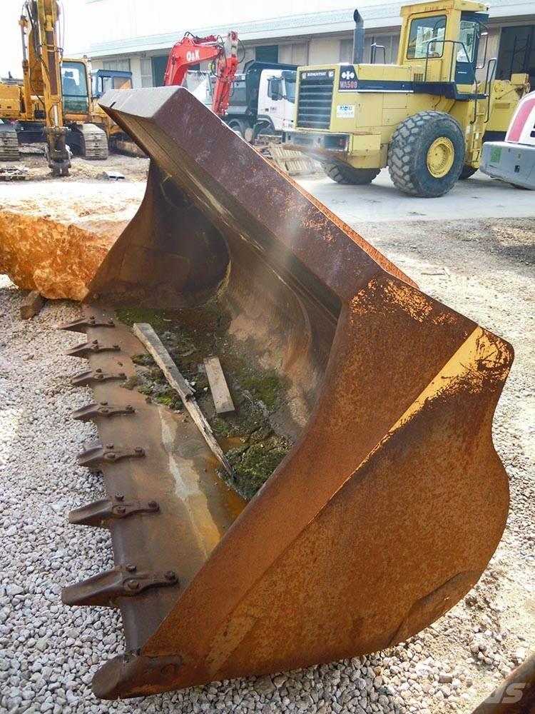 Komatsu WA500-1 Chargeuse sur pneus