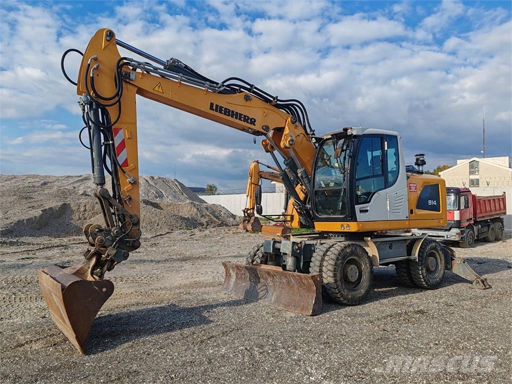 Liebherr A 914 Litronic Pelle sur pneus