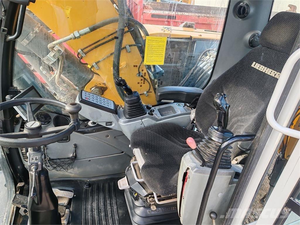 Liebherr A 914 Litronic Pelle sur pneus