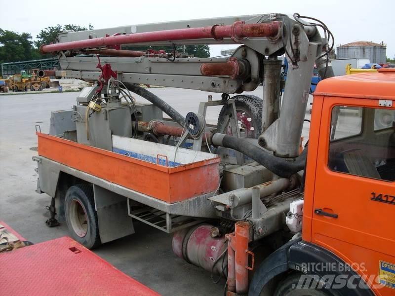 Mercedes-Benz 1113 Pompe à béton