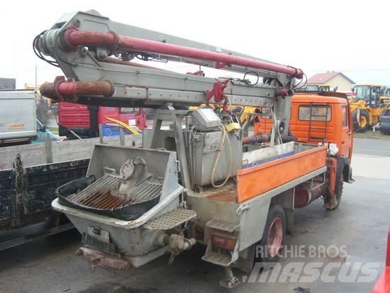 Mercedes-Benz 1113 Pompe à béton