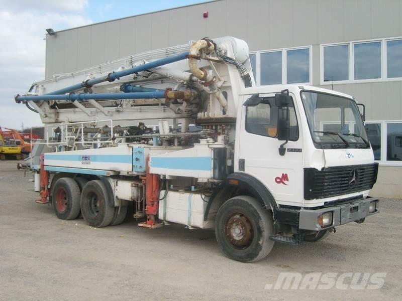 Mercedes-Benz 2422 Pompe à béton