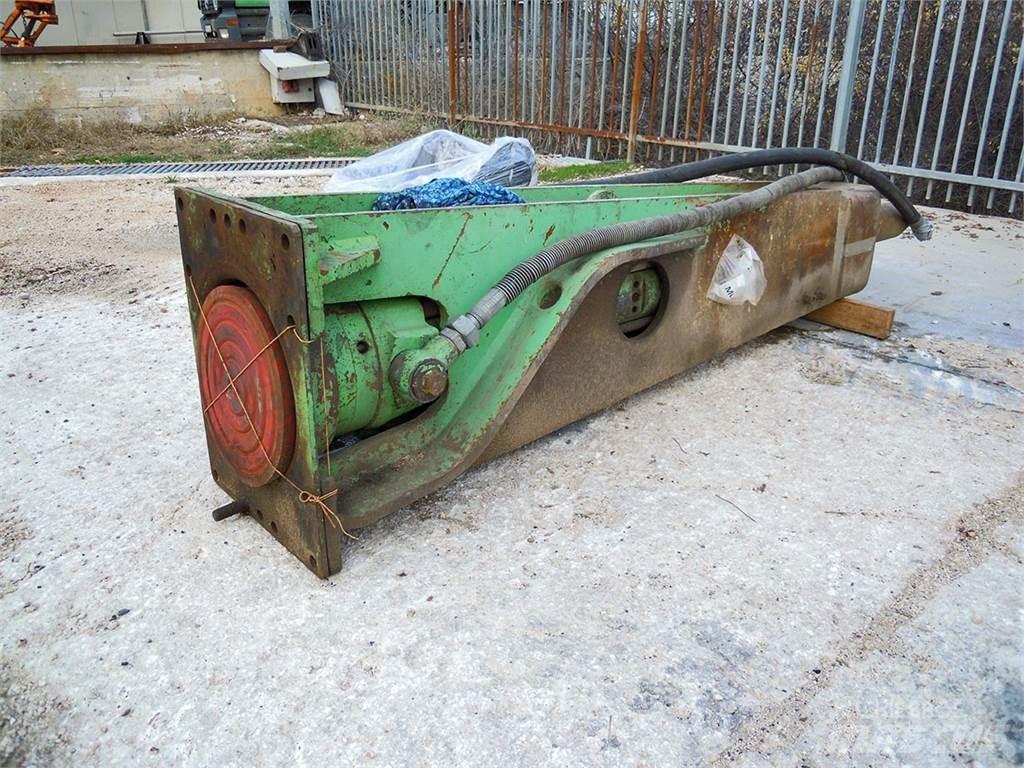 Montabert W1800 Enfonce pieu hydraulique