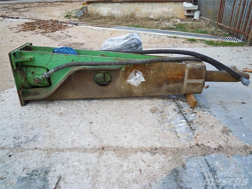 Montabert W1800 Enfonce pieu hydraulique