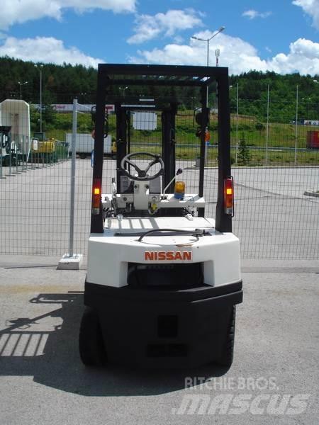 Nissan H01A15 Chariots GPL