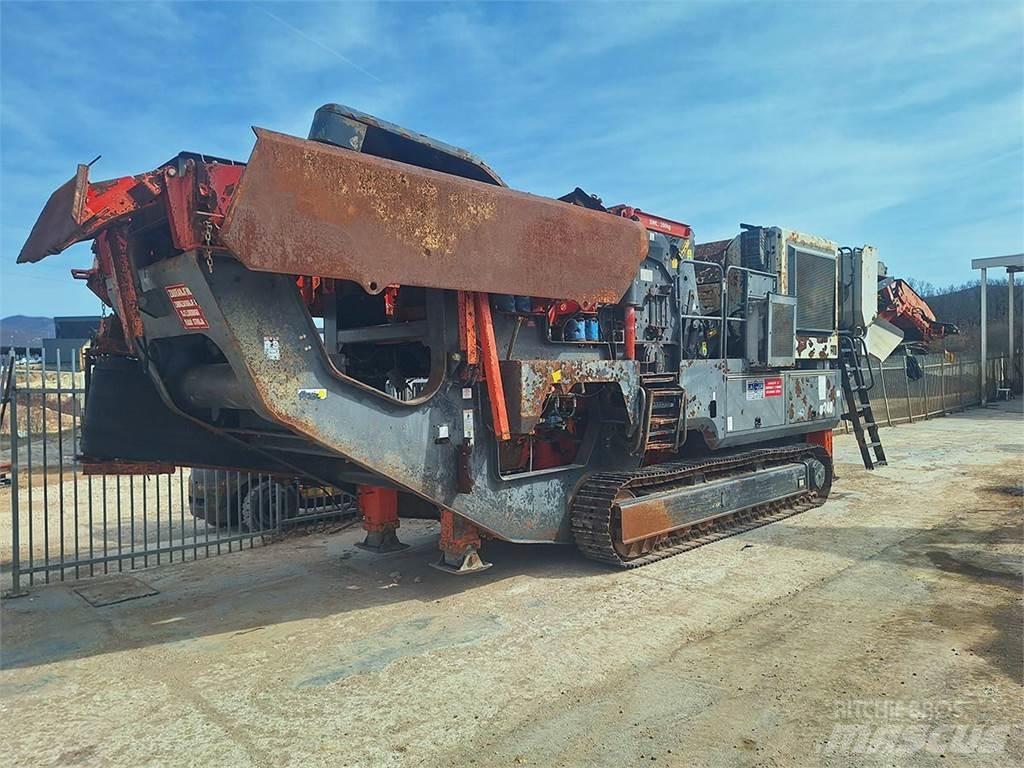 Sandvik QI 240 Concasseur mobile
