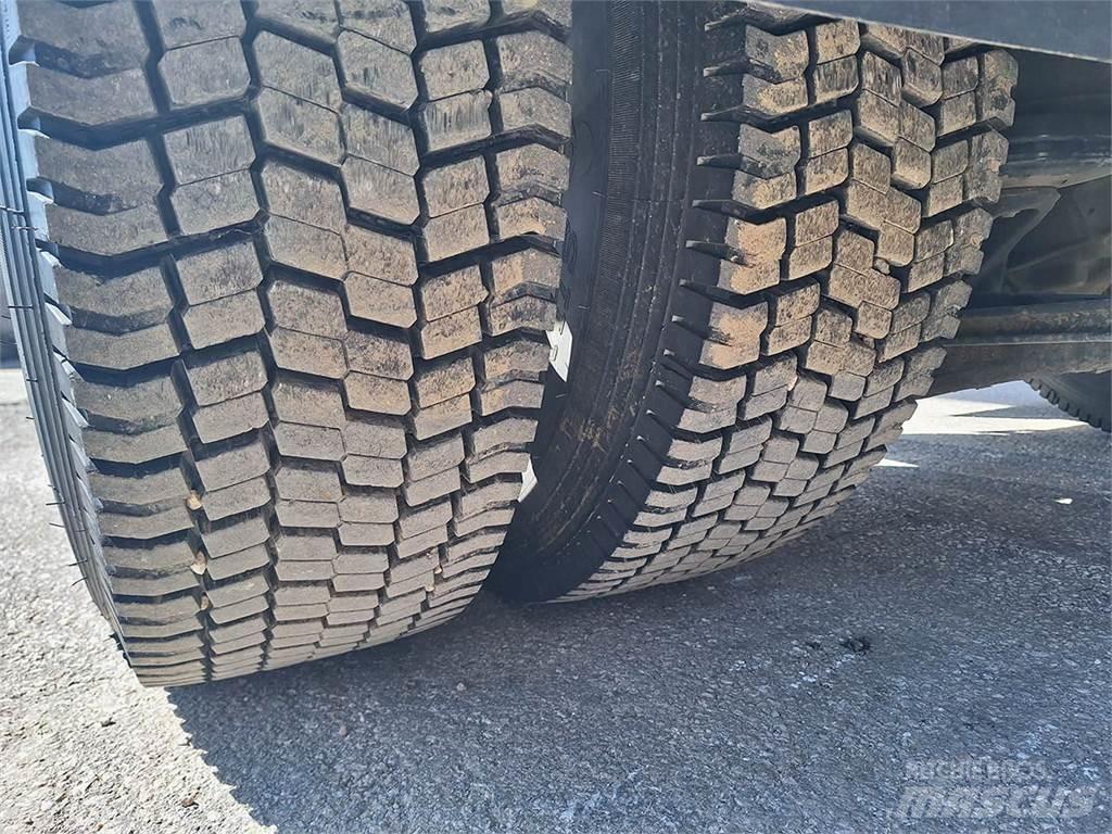 Volvo 460 Camion benne