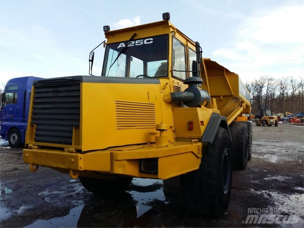 Volvo A25 Tombereau articulé