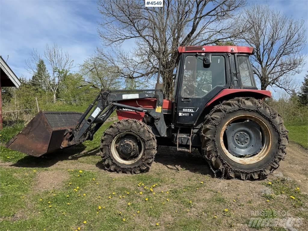 CASE 685 XL Tracteur