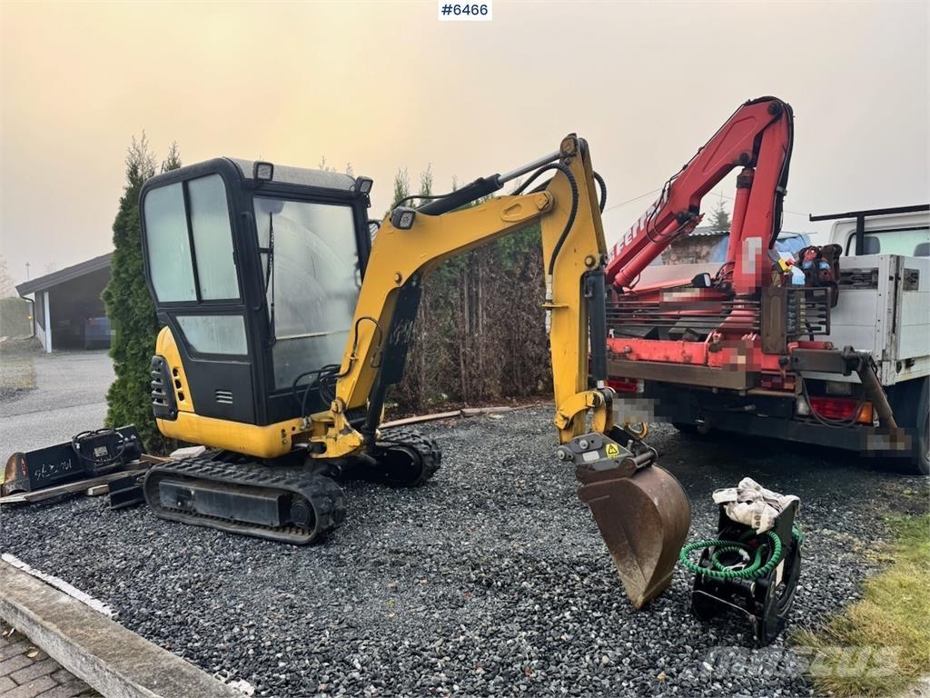 CAT 301.8 Pelle sur chenilles