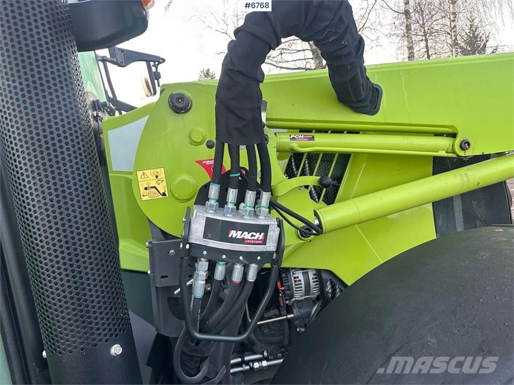 CLAAS Arion 440 Tracteur