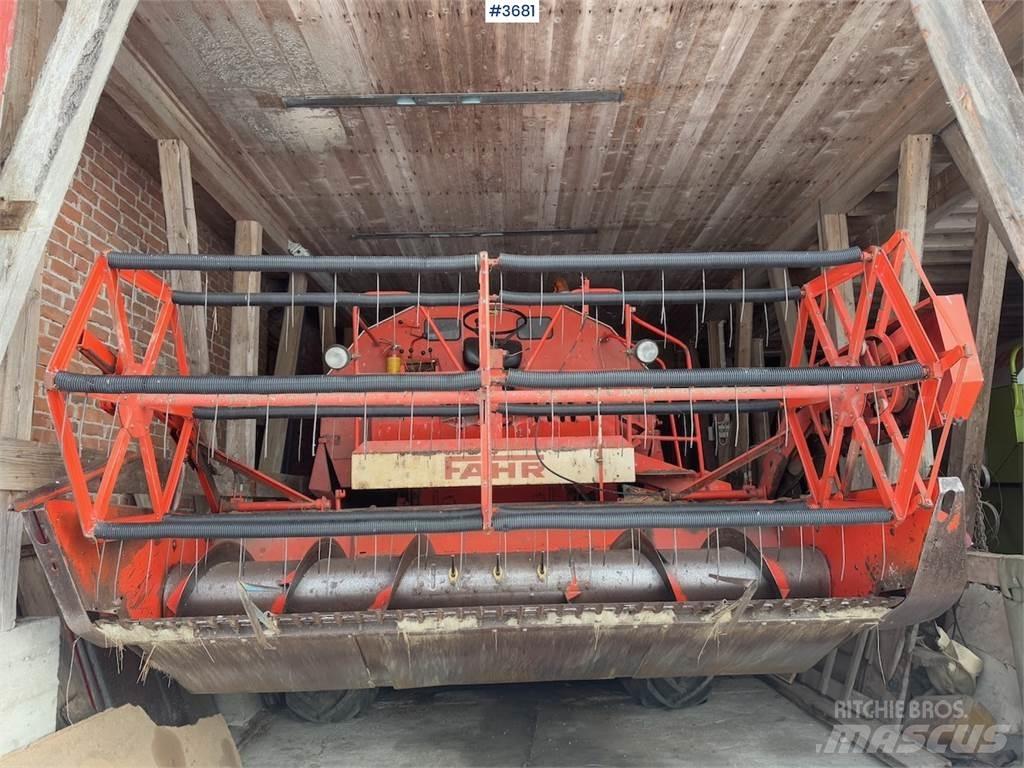 Deutz Fahr M900 Moissonneuse batteuse