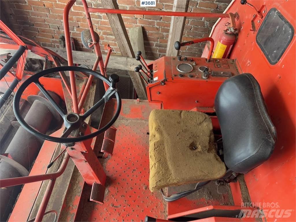 Deutz Fahr M900 Moissonneuse batteuse