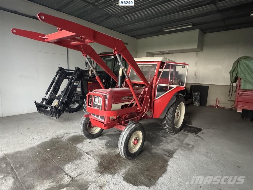 International 444 Tracteur