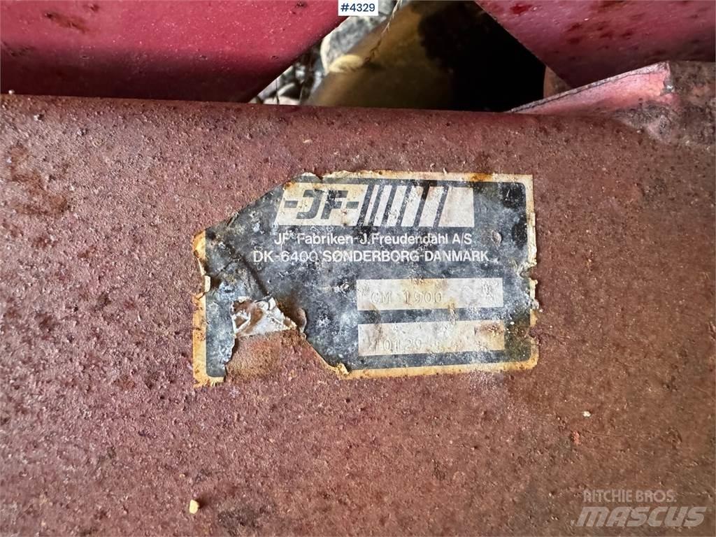 JF CM 1900 Autres matériels de récolte et d'arrachage