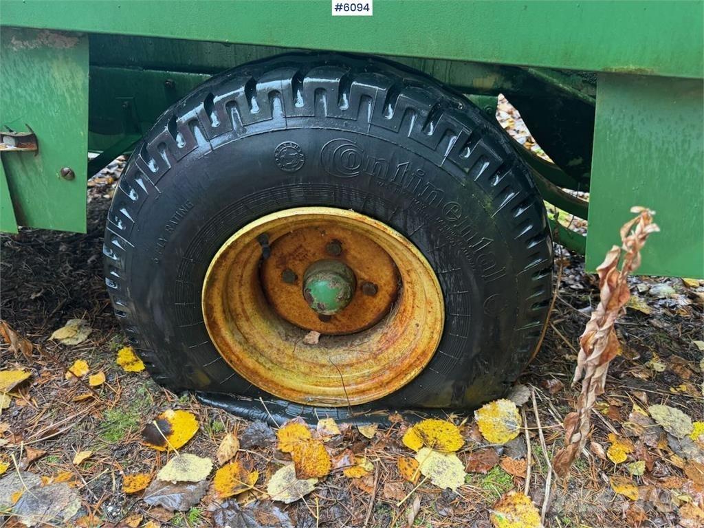 John Deere 332 Autres matériels de récolte et d'arrachage