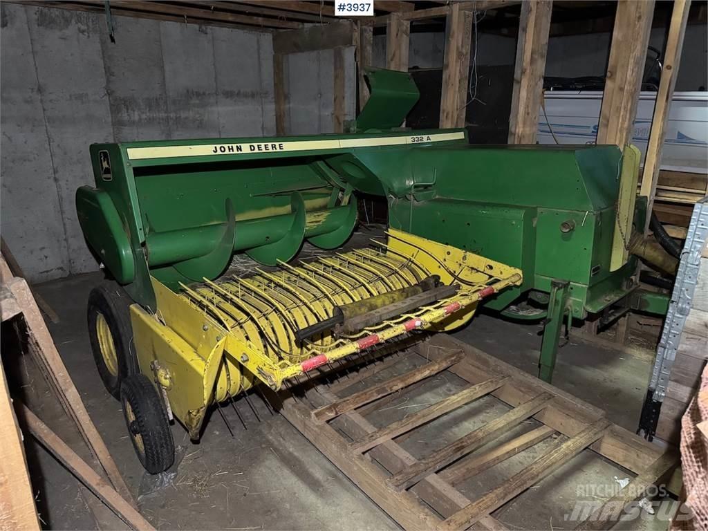 John Deere 332 A Autres matériels de récolte et d'arrachage