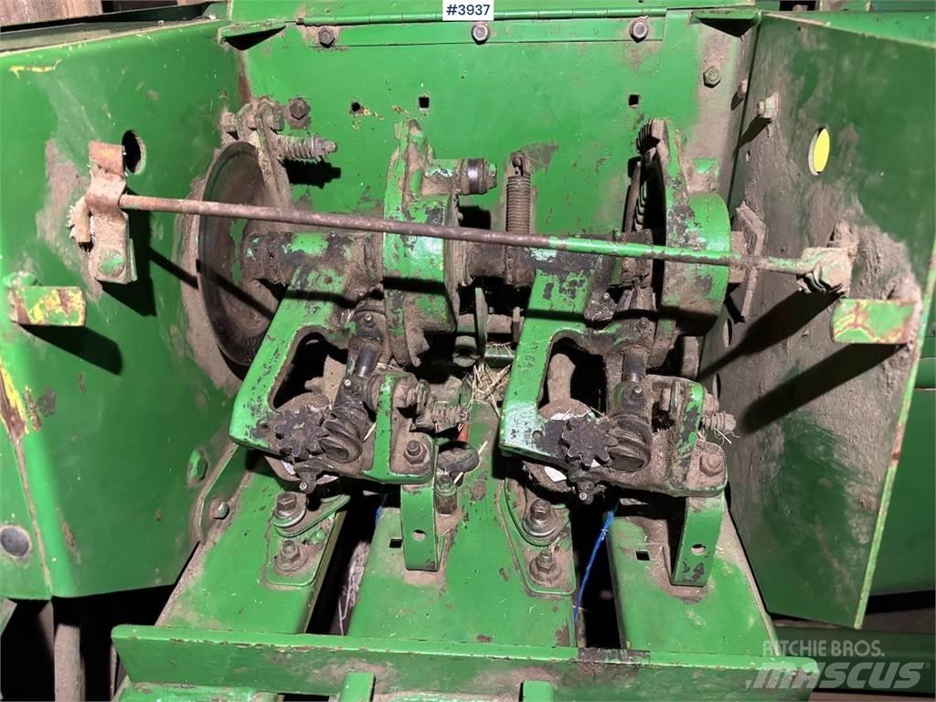 John Deere 332 A Autres matériels de récolte et d'arrachage