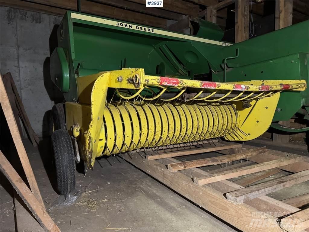 John Deere 332 A Autres matériels de récolte et d'arrachage