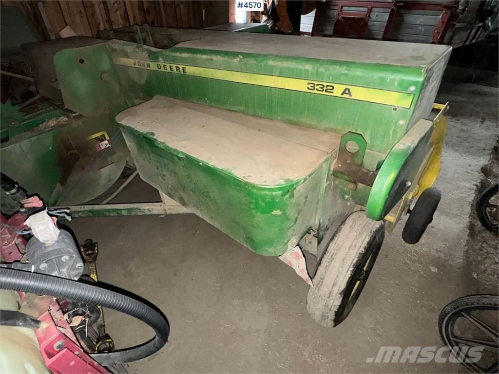 John Deere 332 A Autres matériels de récolte et d'arrachage