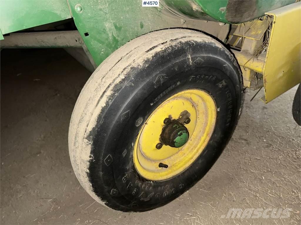 John Deere 332 A Autres matériels de récolte et d'arrachage