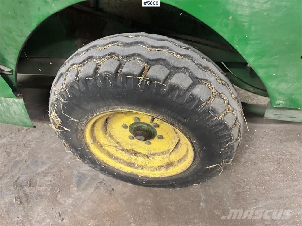 John Deere 342 Autres matériels de récolte et d'arrachage