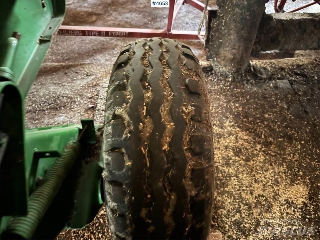 John Deere 545 Autres matériels de récolte et d'arrachage