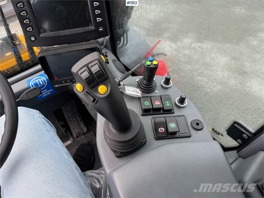 LM Trac 587 Chargeuse multifonction