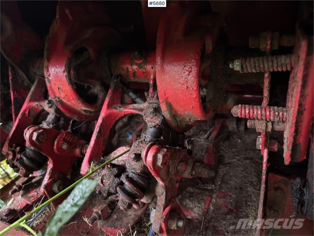New Holland 268 Autres matériels de récolte et d'arrachage