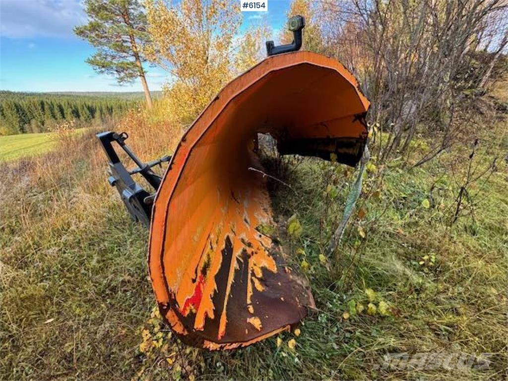  Øveraasen D2285 B Chasse neige